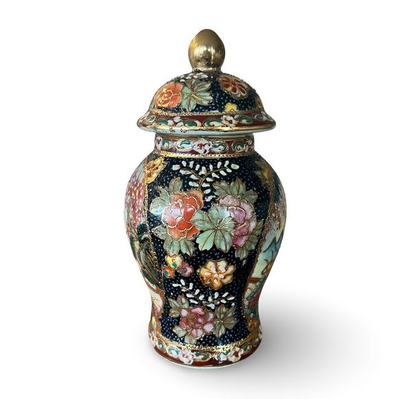 Vintage Japanese Satsuma Ginger Jar - Picture 4 of 9